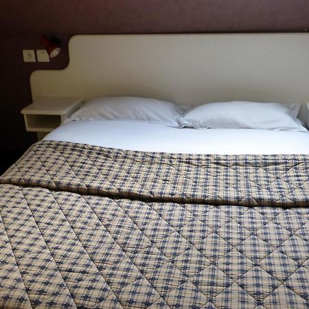 Hotel De France Pontorson Habitación foto